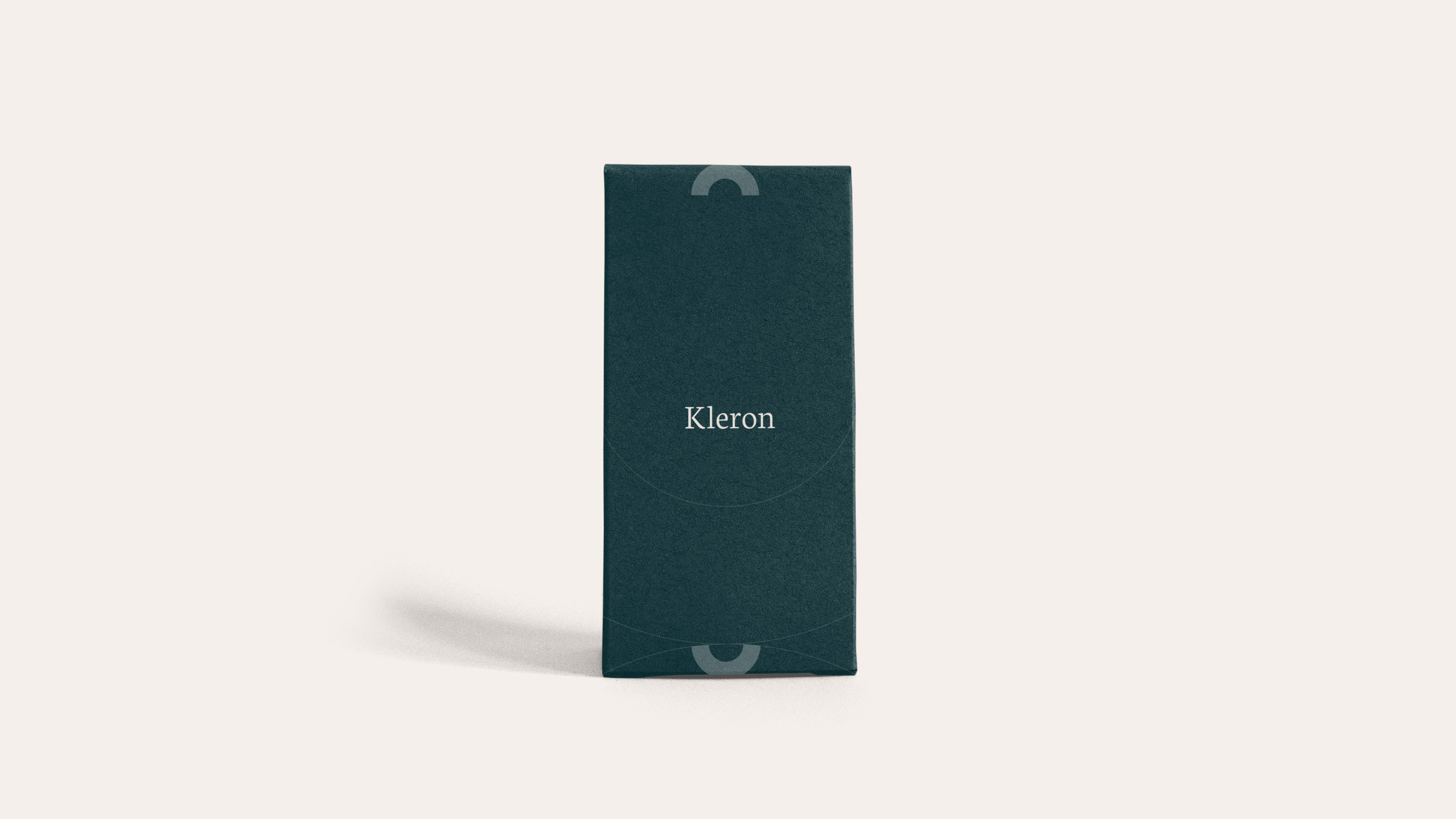 The Standard kit — a single dark teal Kleron box.